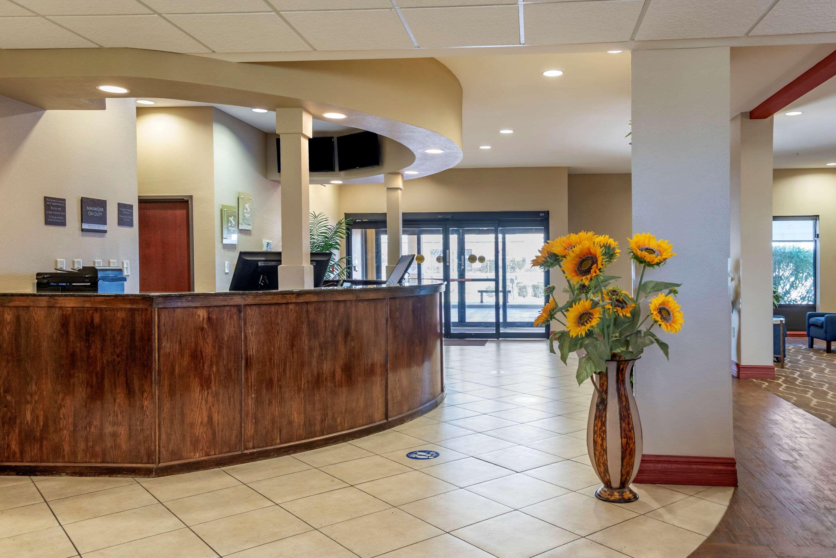 Comfort Suites Airport South Montgomery Exterior foto