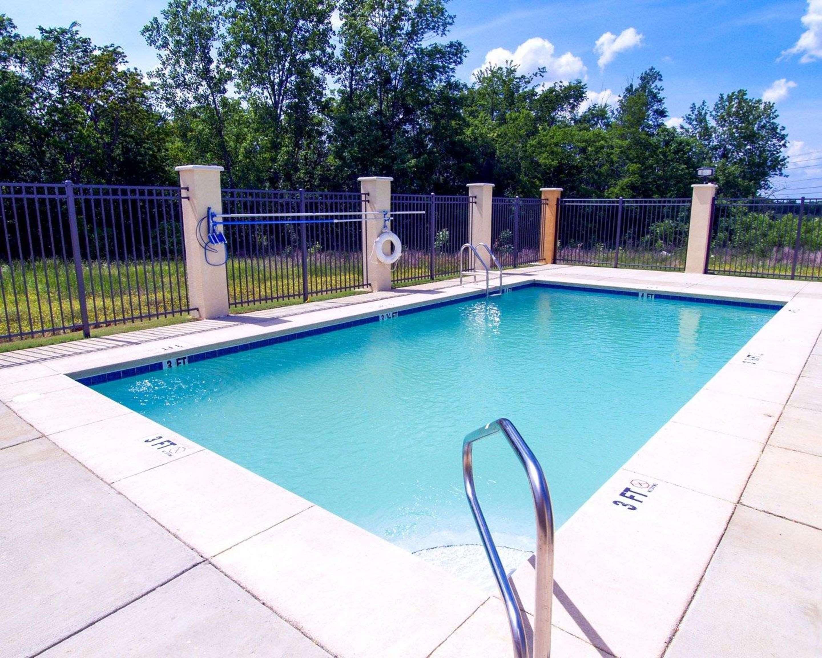 Comfort Suites Airport South Montgomery Exterior foto