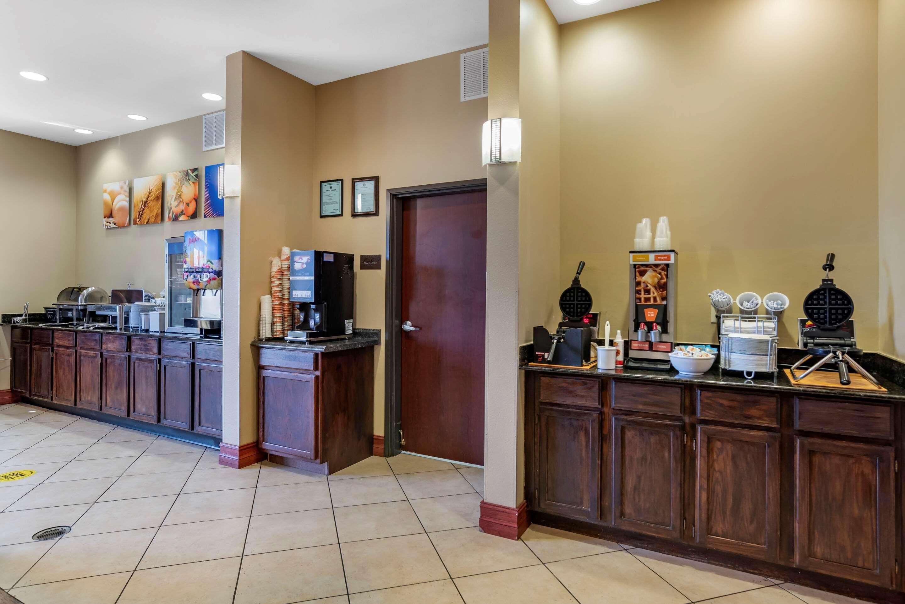 Comfort Suites Airport South Montgomery Exterior foto